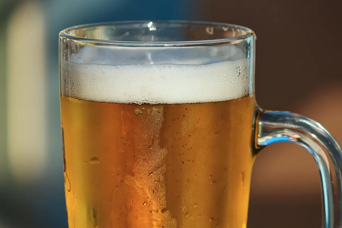 Growler vs. Crowler vs. Bottle: Which Take-Home Format Keeps Beer Freshest?